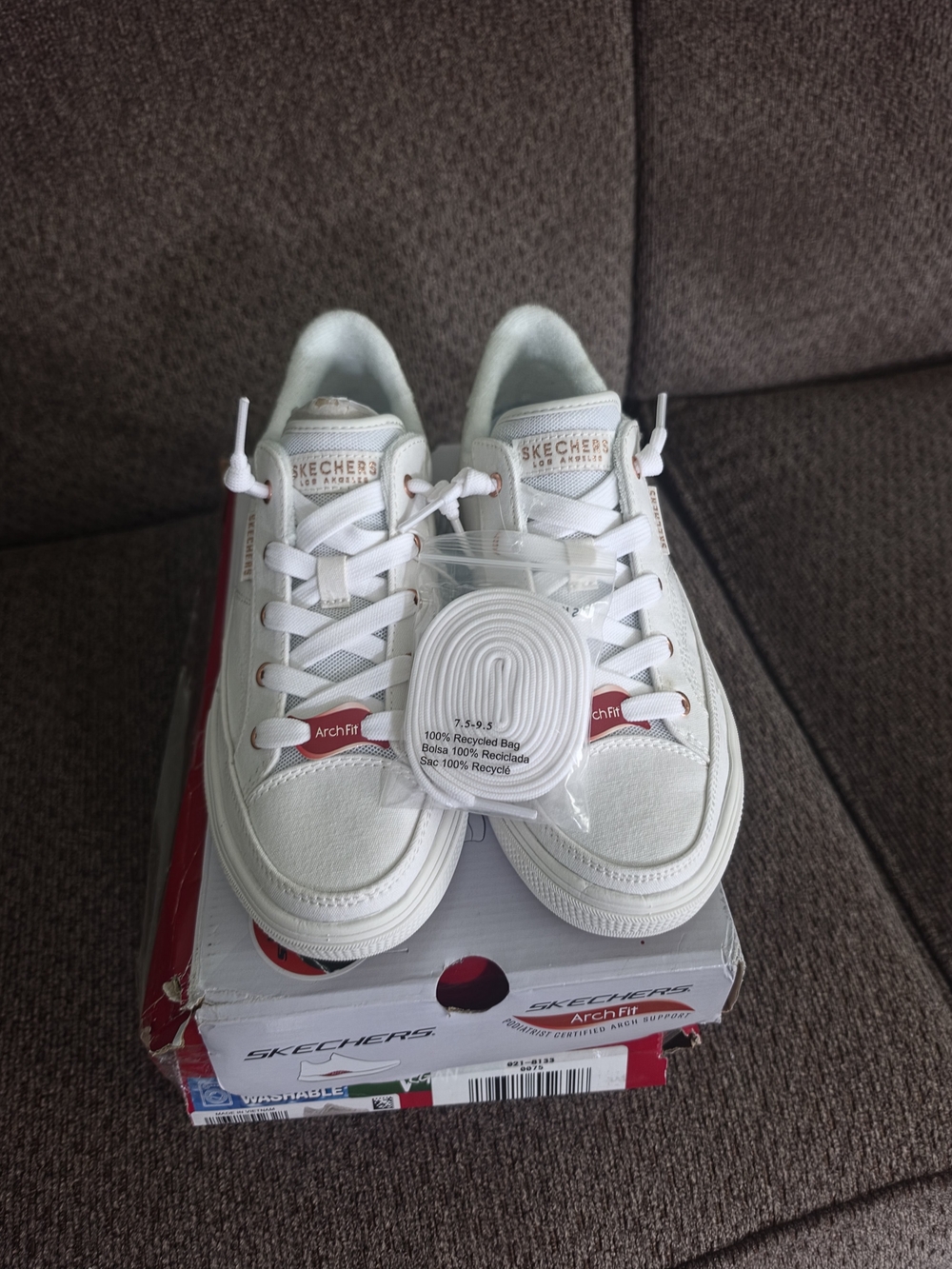 Skechers Arch Fit "Meet Ya There" Sneakers (White) Women's 8